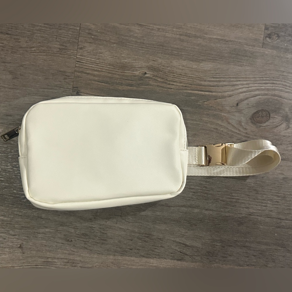NWT Beige cream Small Belt Bag Purse For Women